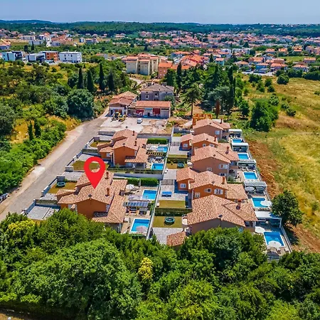 Сasa de vacaciones Lovely In With Swimming Pool Pula